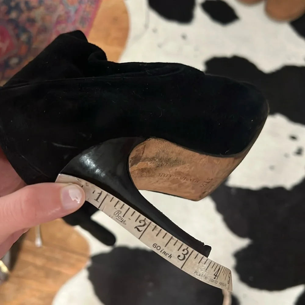 Manolo Blahnik Black Suede Thigh High Over-the-knee Pointed Heeled Boots, 37.5